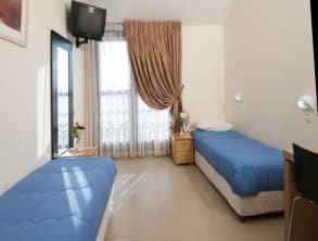 אכסניית%20אנ''א%20שלומי%20,%20שלומי